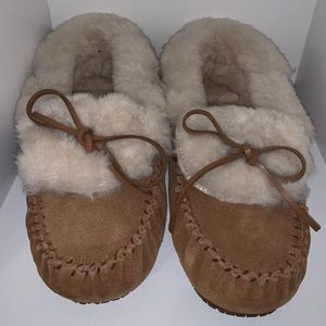Cozy Brown Lands’ End Moccasins